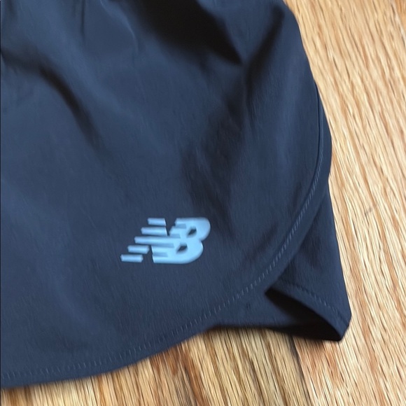 NWT New Balance Black Athletic Shorts Lightweight Performance - Picture 2 of 4